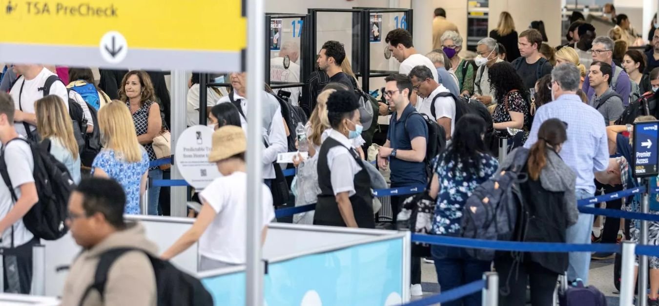 EWR (Newark Liberty International Airport) Security Wait Times
